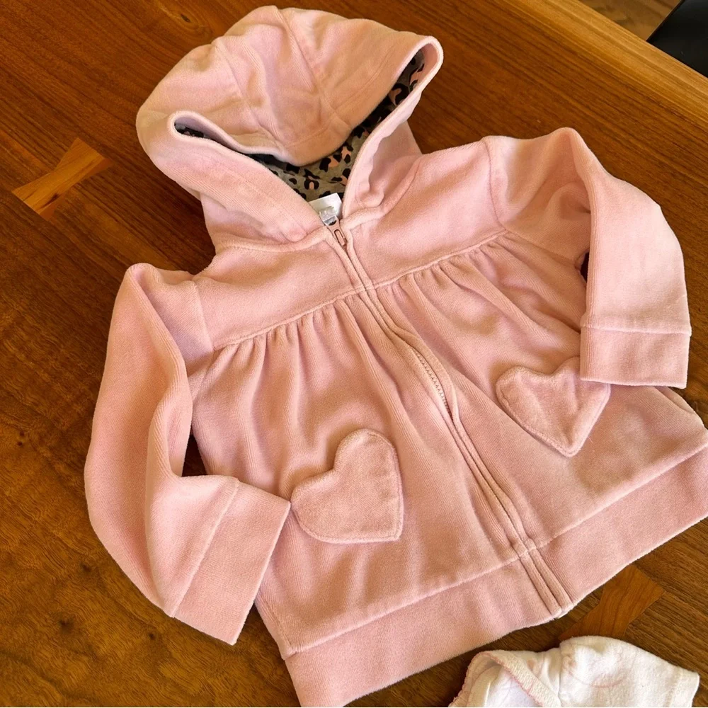Bundle Set Of Onesie, Velour Hoodie Sweatshirt And Corduroy Pants 12 - 1… - Picture 5 of 17
